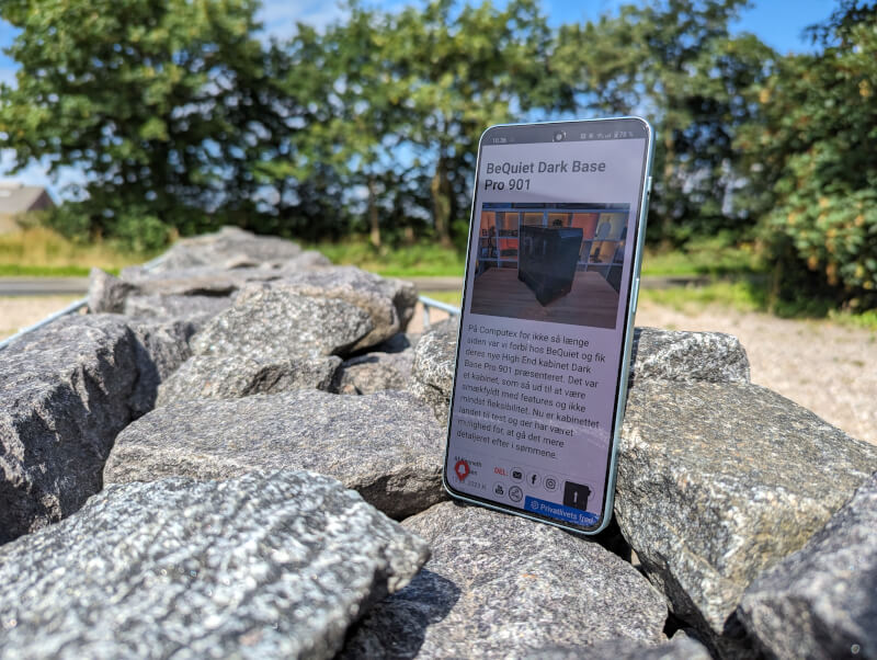OnePlus Nord 3 screen outdoors.jpg